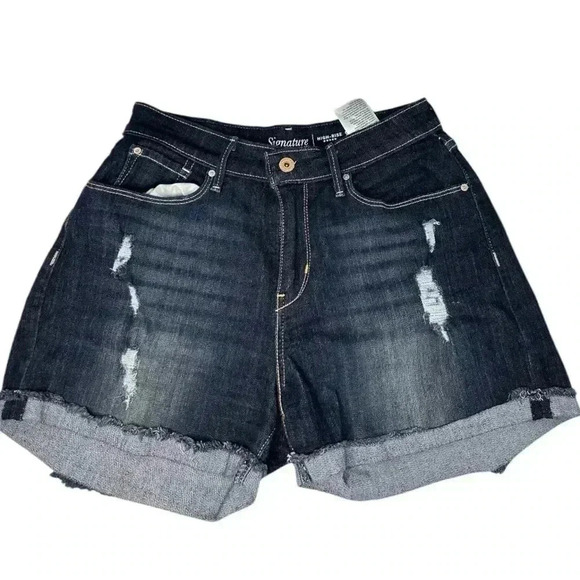 Women's Levi Signature Distress High Rise Denim Short. Size 8 - Picture 3 of 7